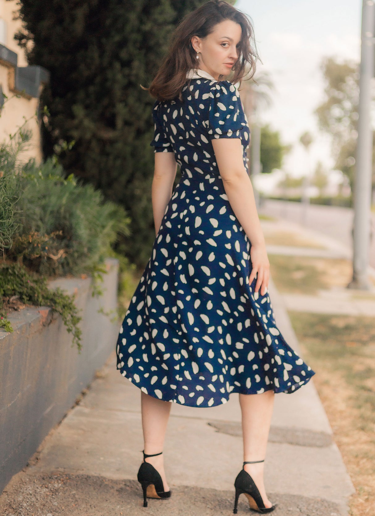 Patron McCall's n°8525 - Robe flottante boutonnée avec manches bouffantes