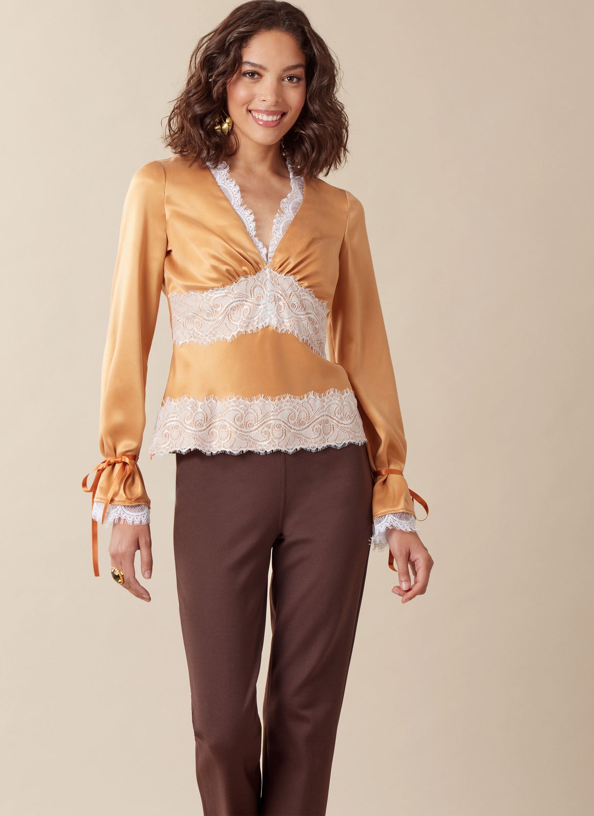 Patron McCall's n°8530 - Haut féminin élégant