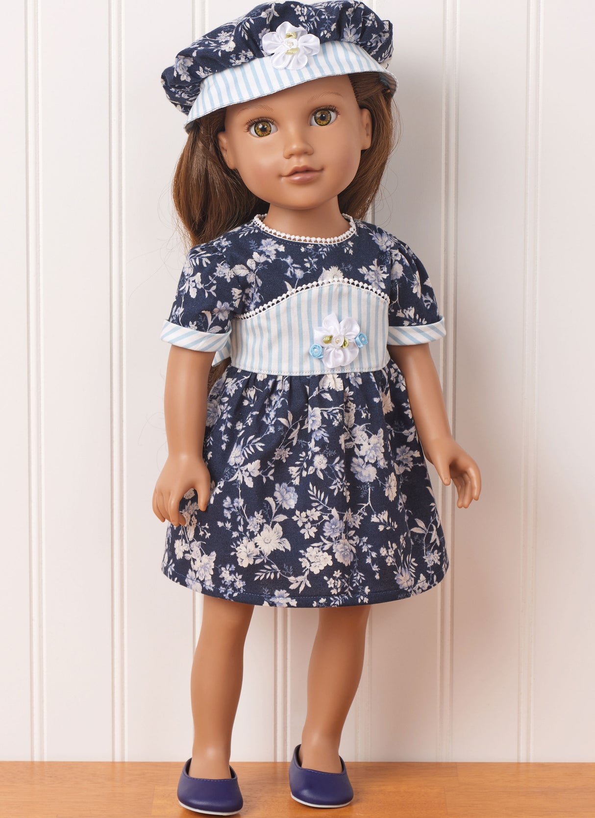 Patron McCall's n°8543 - Vêtements et accessoires pour poupées de 45 cm