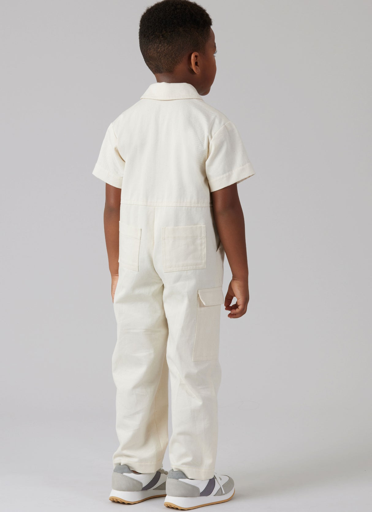 Patron McCall's n°8567 - Combinaison enfant style workwear