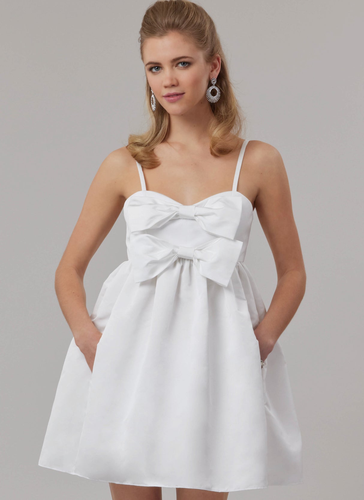 Patron McCall's n°8581 - Robe empire à col cœur et nœud double