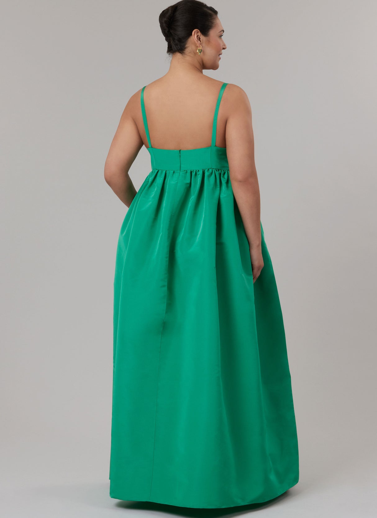 Patron McCall's n°8581 - Robe empire à col cœur et nœud double