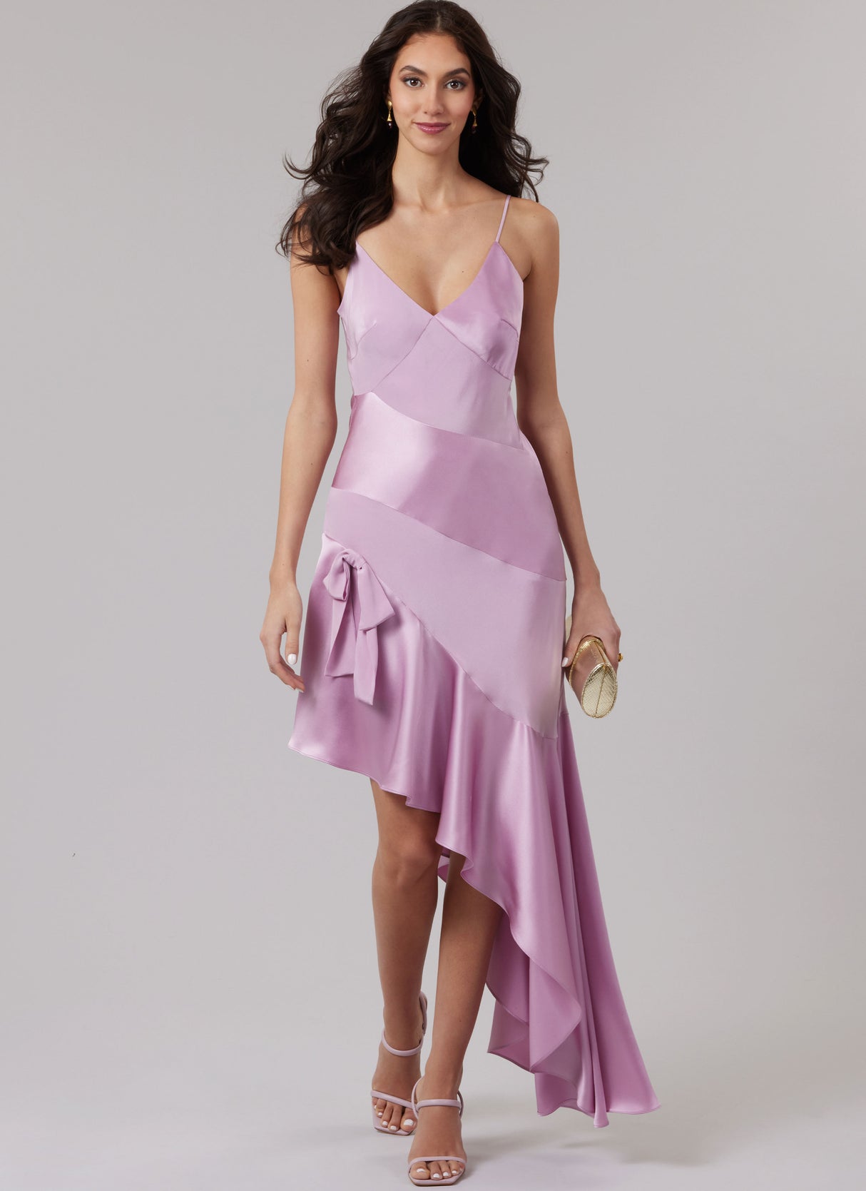Patron McCall's n°8582 - Robe ajustée style bais coupé avec nœud dos