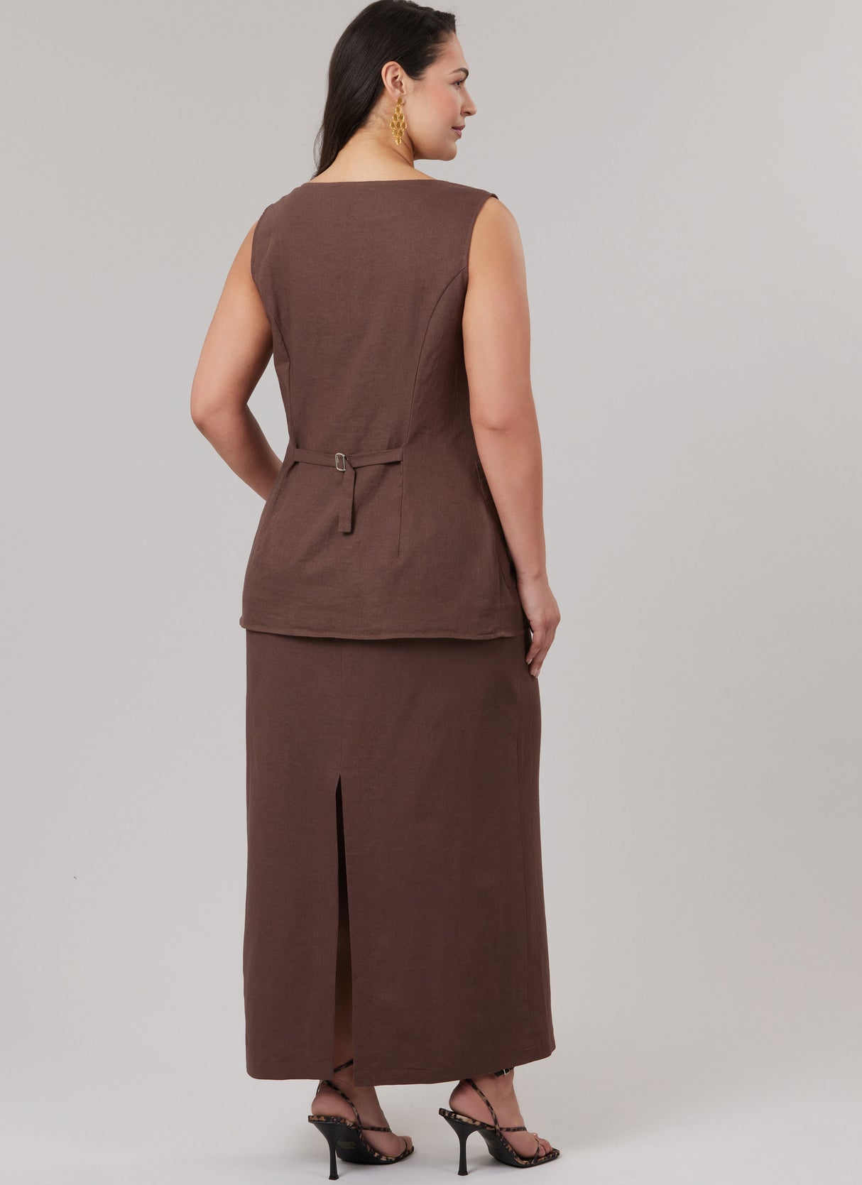 Patron McCall's n°8585 - Top ajusté, short ou jupe coordonnés