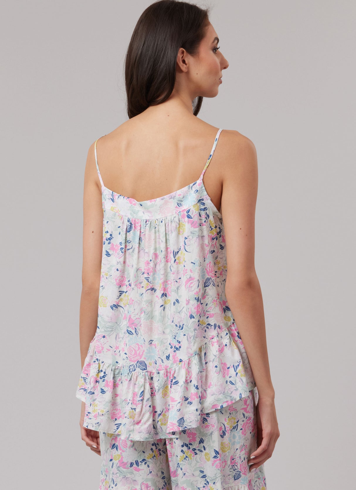 Patron McCall's n°8587 - Ensemble détente top à bretelles, short et pantalon bouffant