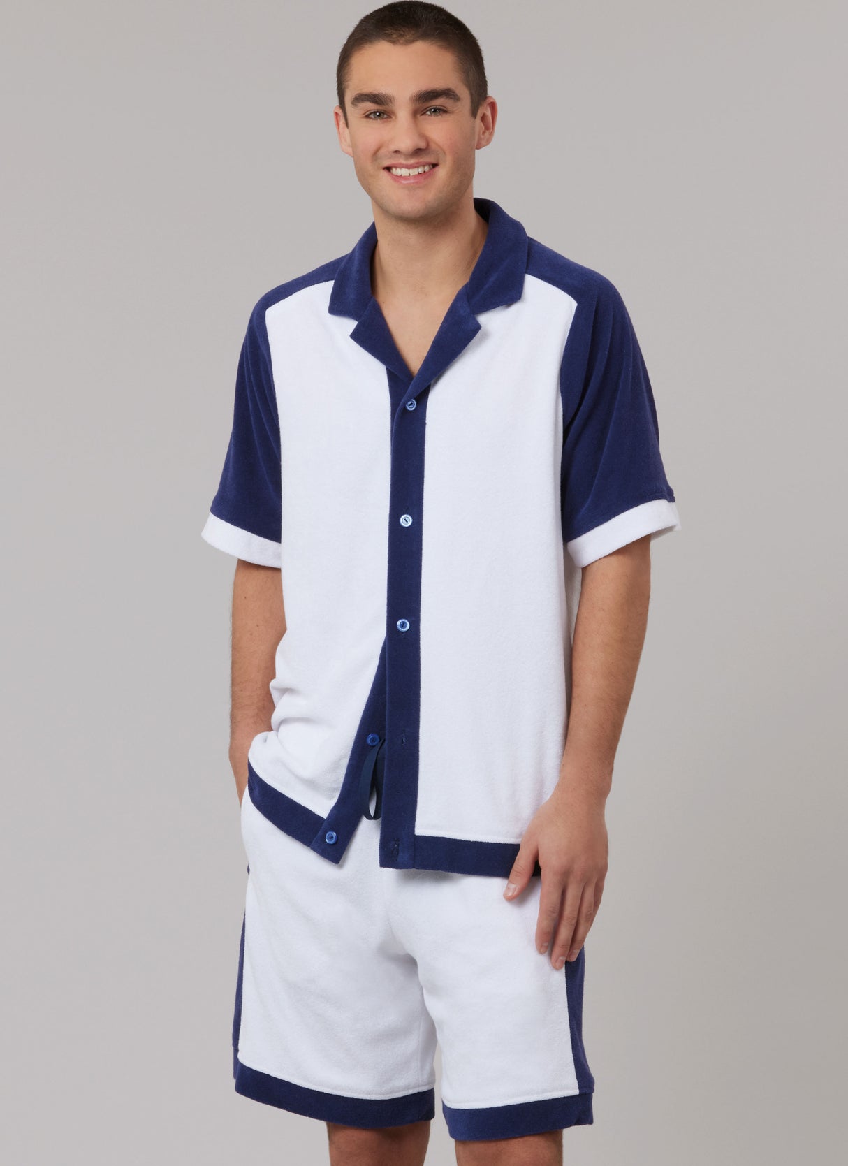 Patron McCall's n°8590 - Haut polo raglan, short ou pantalon polyvalents