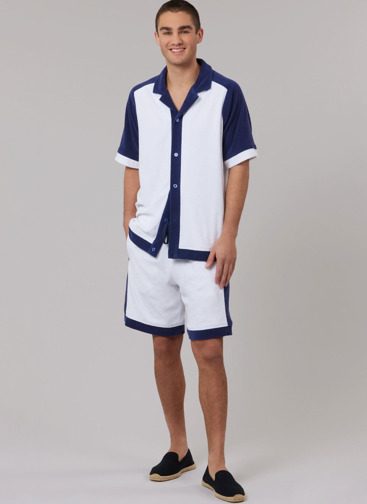 Patron McCall's n°8590 - Haut polo raglan, short ou pantalon polyvalents