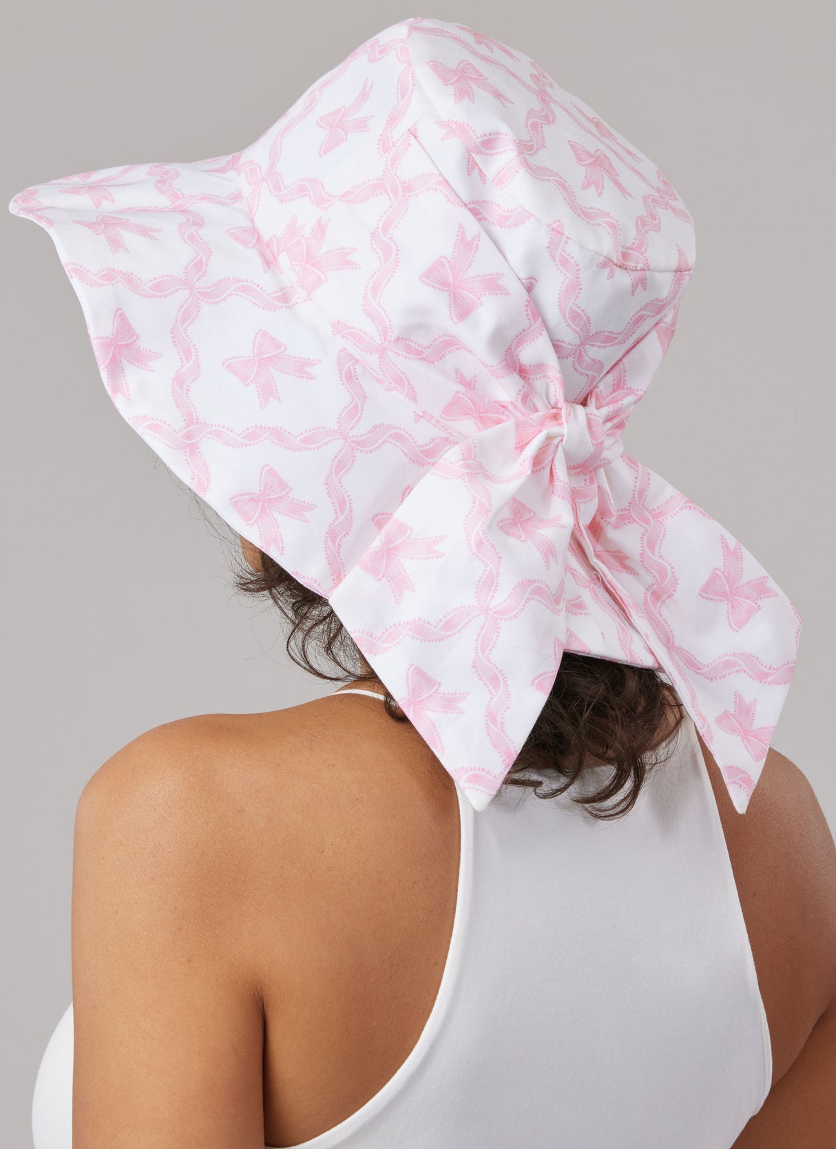 Patron McCall's n°8597 - Chapeaux et sacs