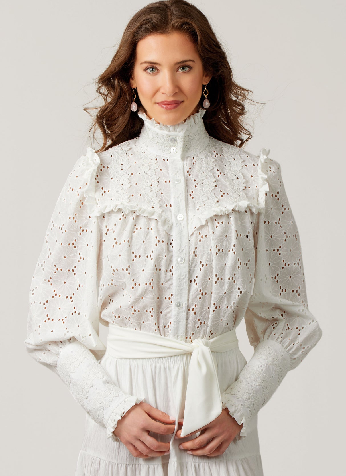Patron McCall's n°8620 - Blouse boutonnée élégante