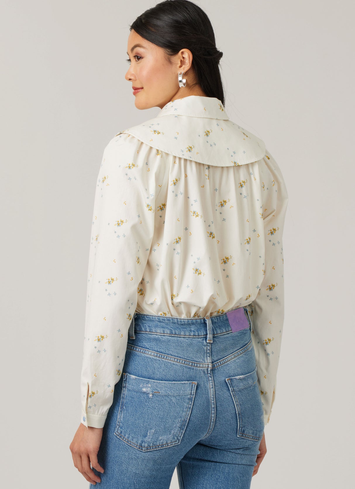 Patron McCall's n°8620 - Blouse boutonnée élégante