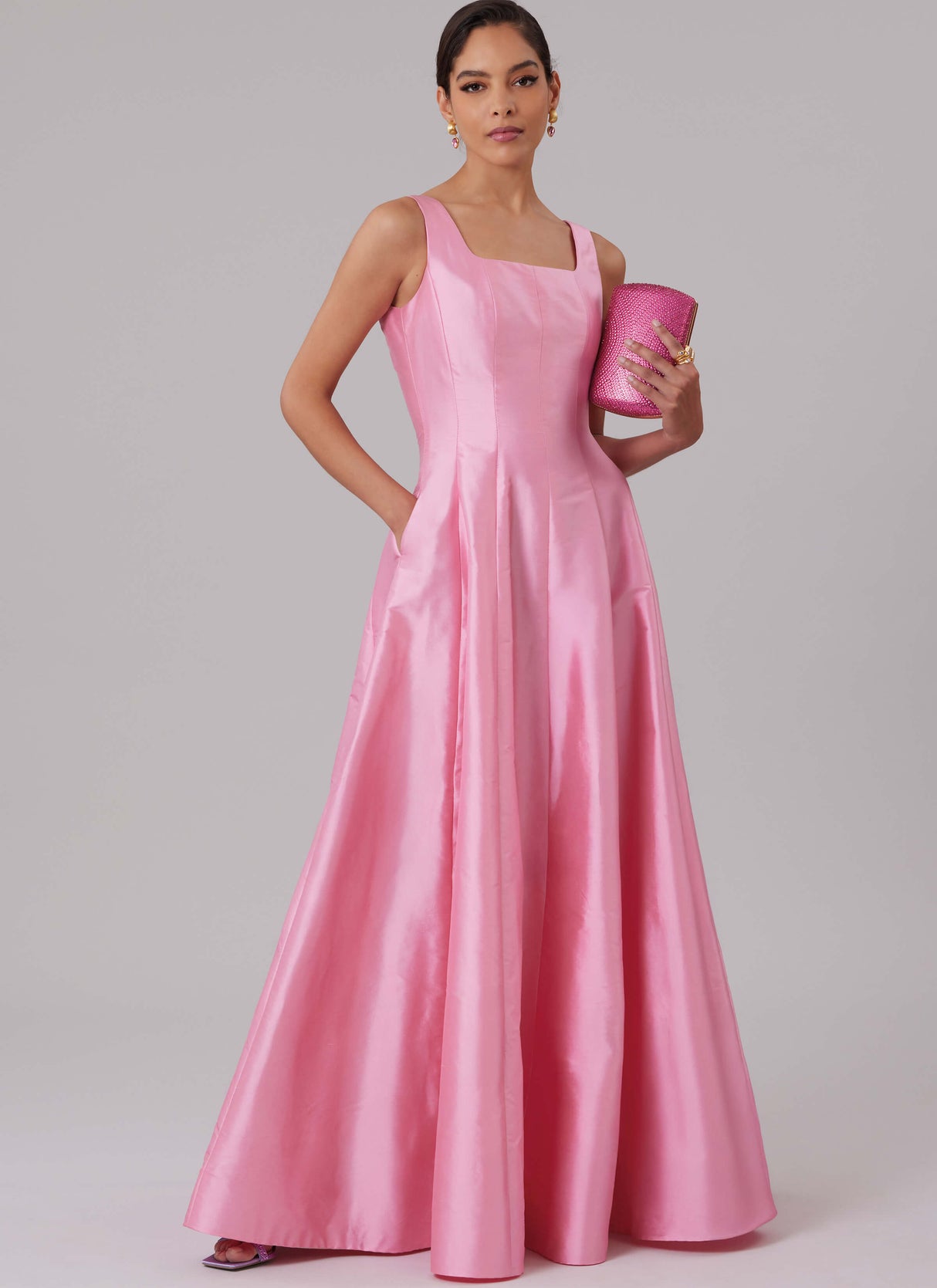 Patron McCall's n°8627 – Robe sans manches midi ou longue