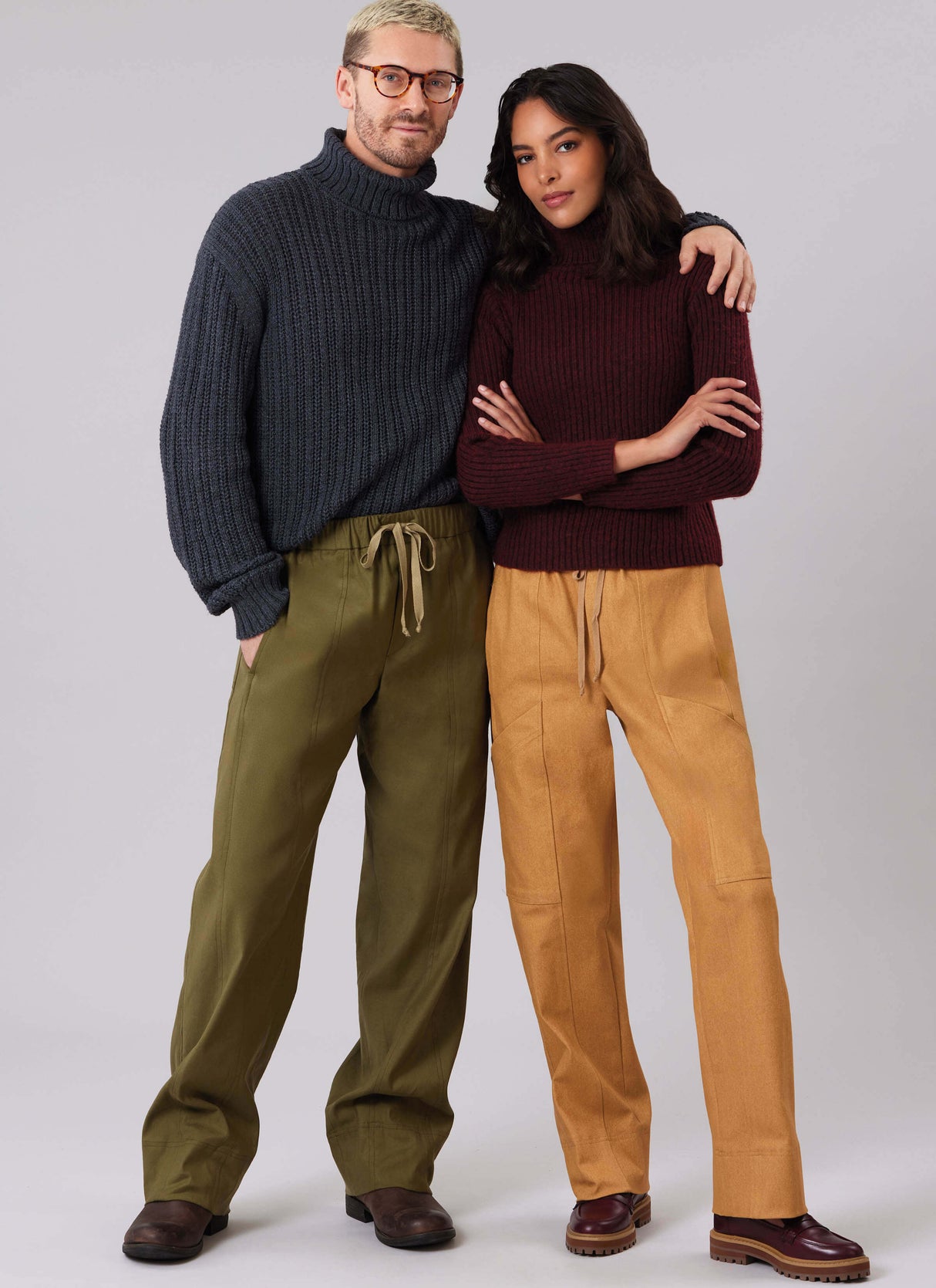 Patron McCall's n°8636 – Pantalons à enfiler sont dotés d’une taille élastiquée avec des cordons