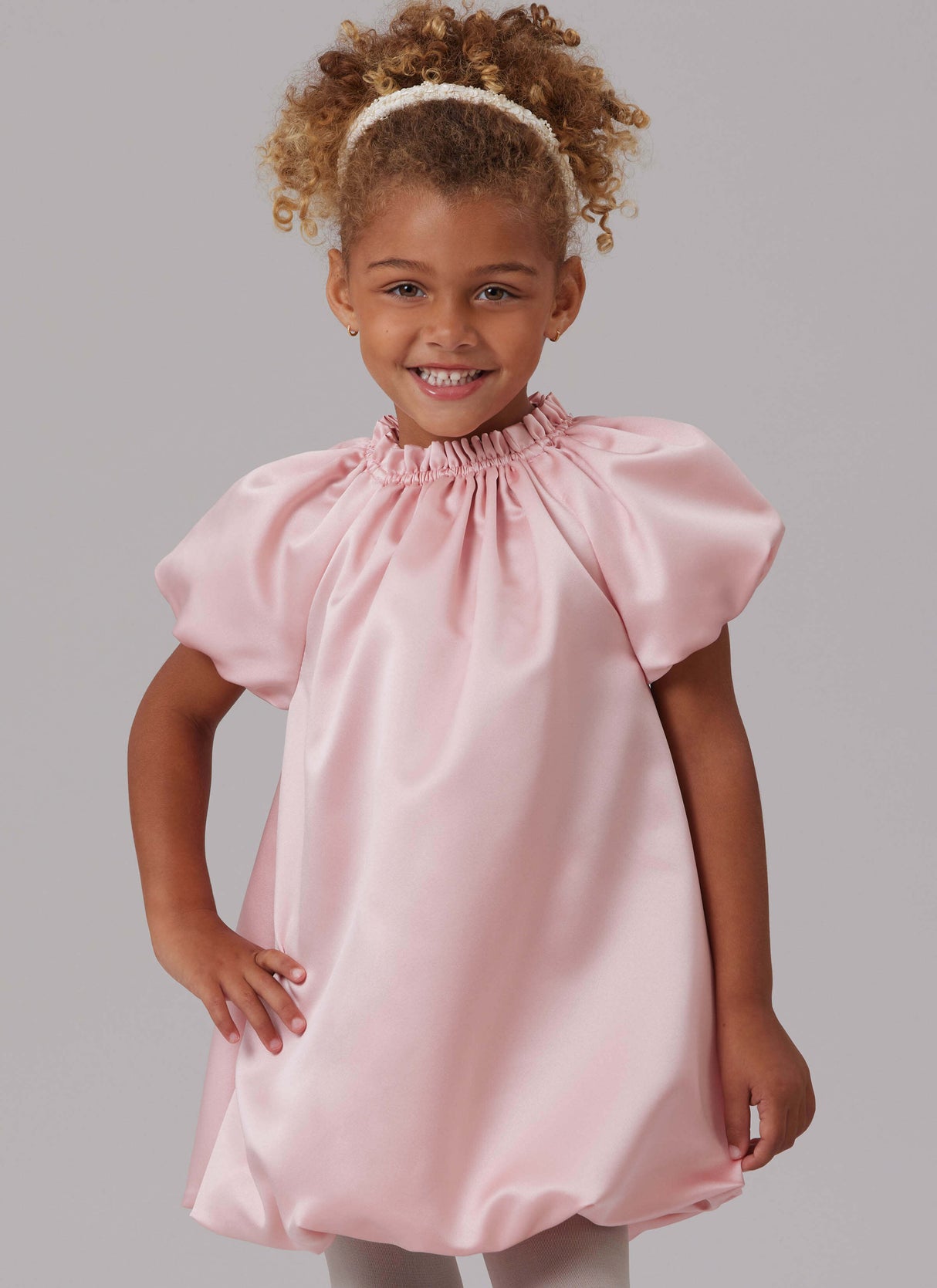 Patron McCall's n°8641 – Robe à ourlet bouffant et col volant