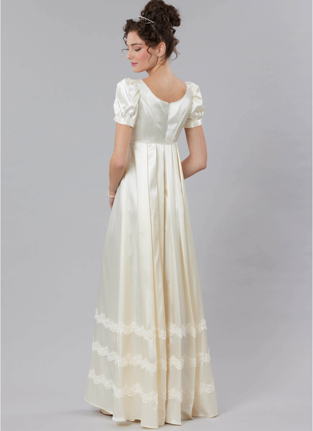 Patron McCall's n°8647 – Robes Régence à taille empire