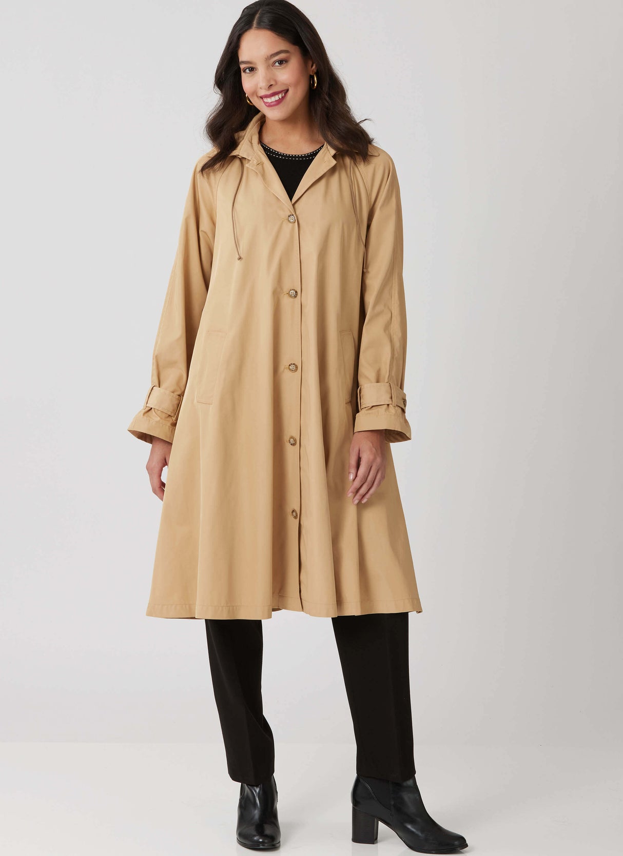 Patron McCall's n°8655 – Trench-coat évasé à capuche