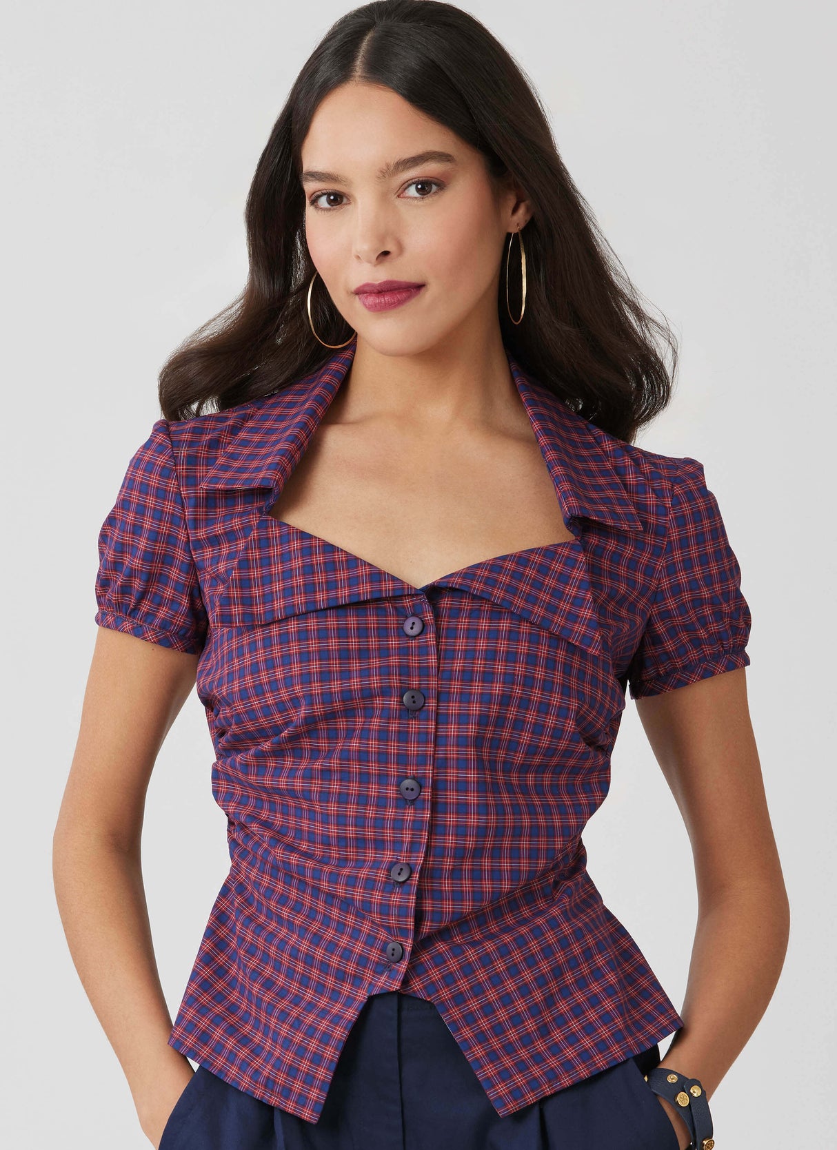 Patron McCall's n°8658 – Hauts à décolleté cœur