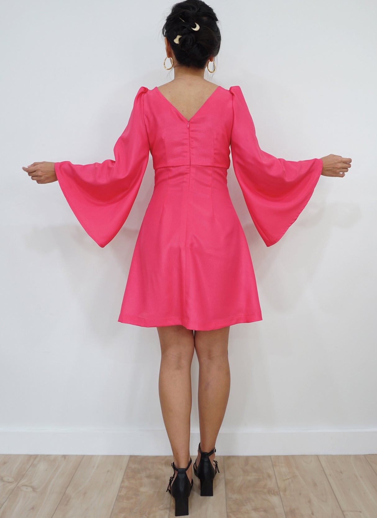 Patron Know Me n°2021 – Robe avec nœud pour femmes
