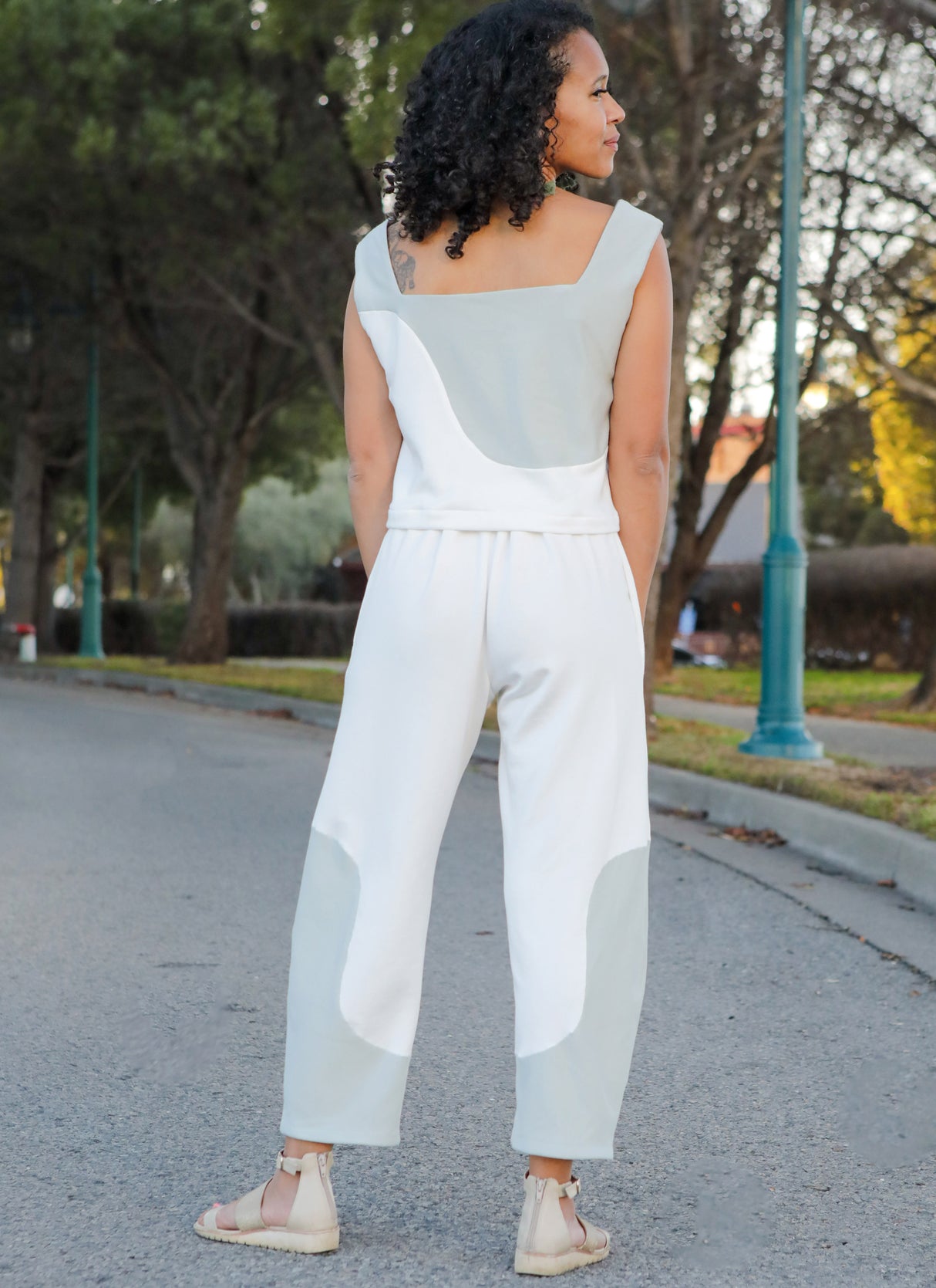 Patron Know Me n°2033 – Haut court et pantalon pour femmes