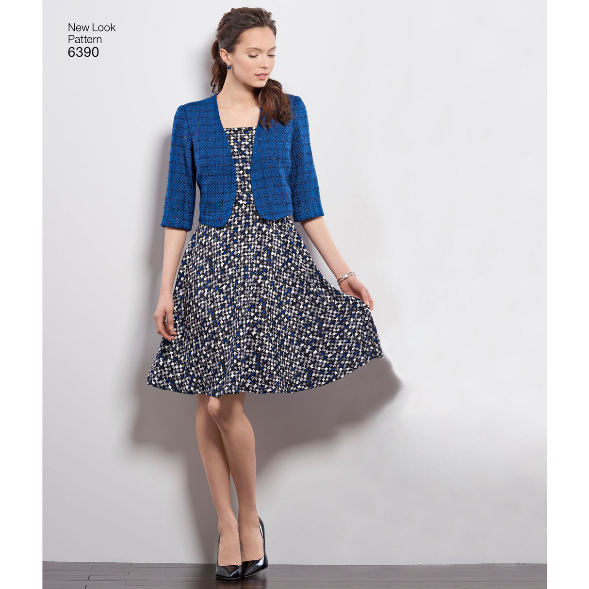 Patron New Look n°6390 – Robe évasée à plis et boléro pour femme