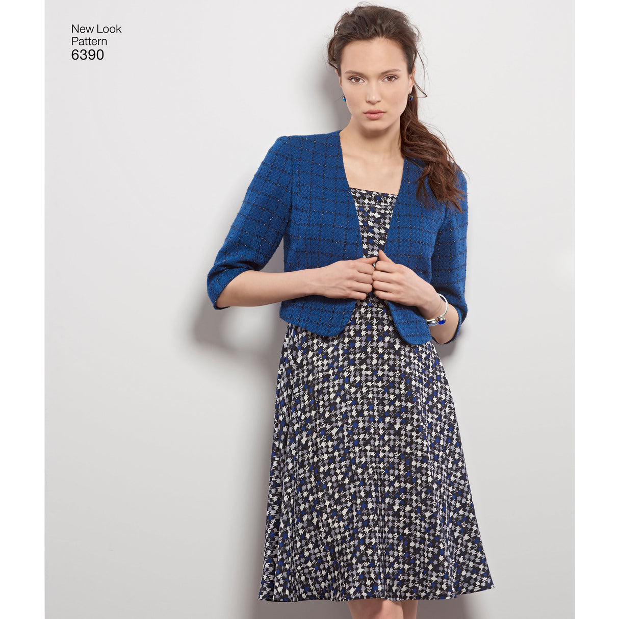 Patron New Look n°6390 – Robe évasée à plis et boléro pour femme