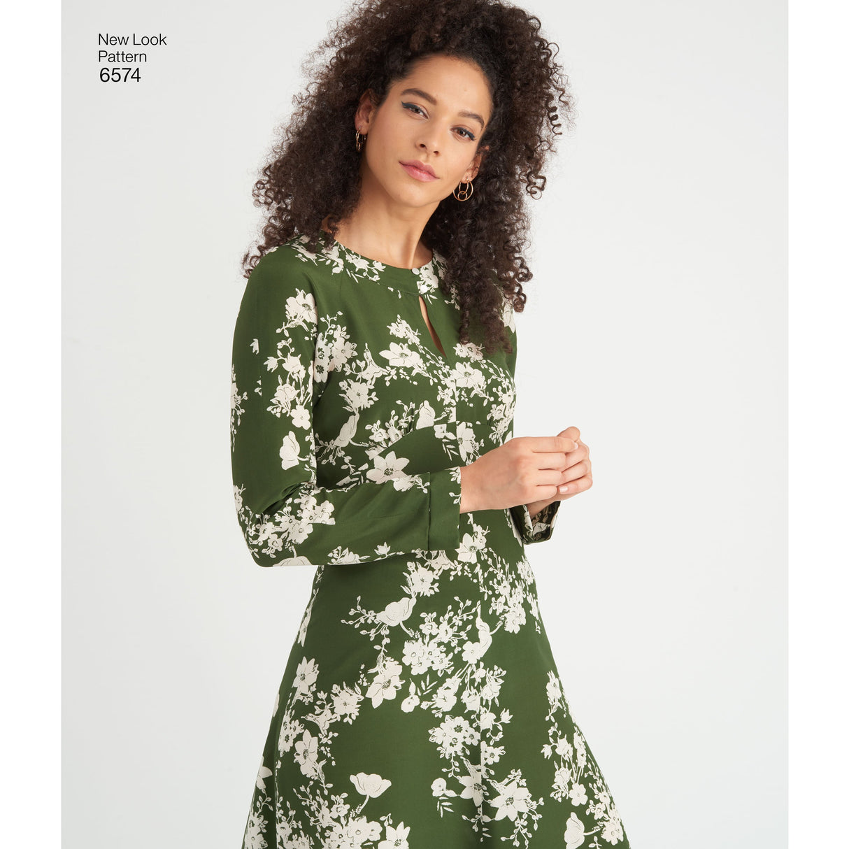 Patron New Look n°6574 – Robe évasée à manches variées
