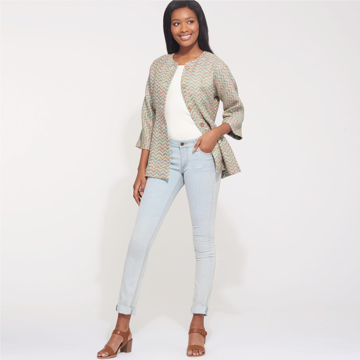 Patron New Look n°6607 - Gilet pour femme boutonné