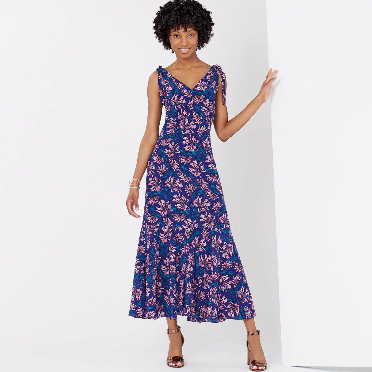 Patron New Look n°6617 - Robe longue à bretelles nouées