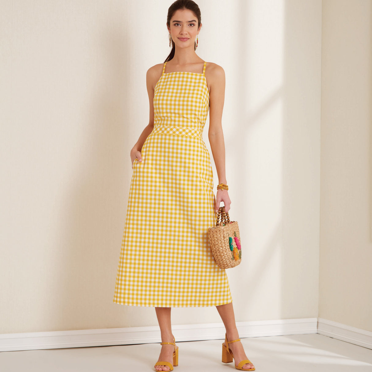 Patron New Look n°6666 - Robe dos nu élégante