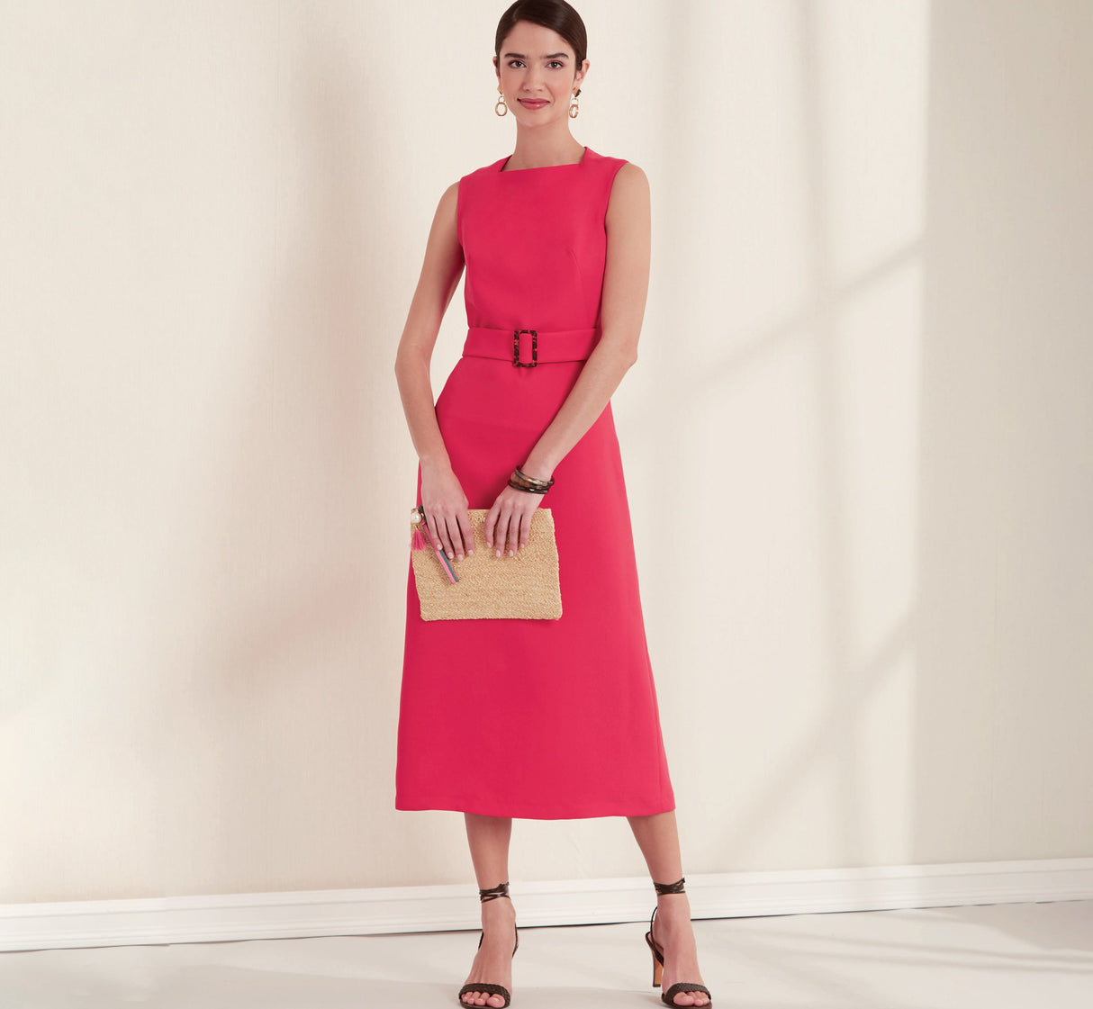 Patron New Look n°6667 - Robe droite élégante