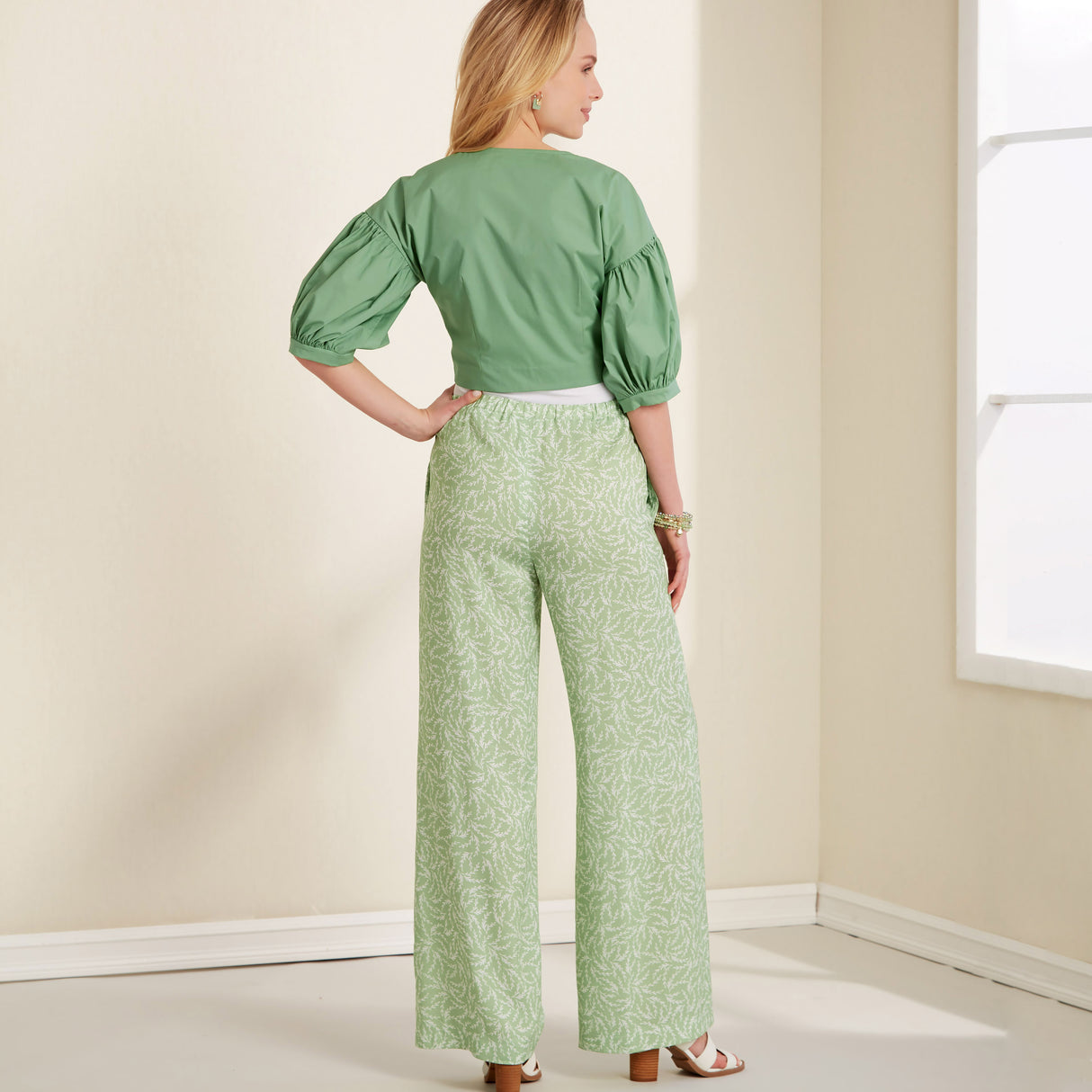 Patron New Look n°6677 - Veste et pantalon pour femme