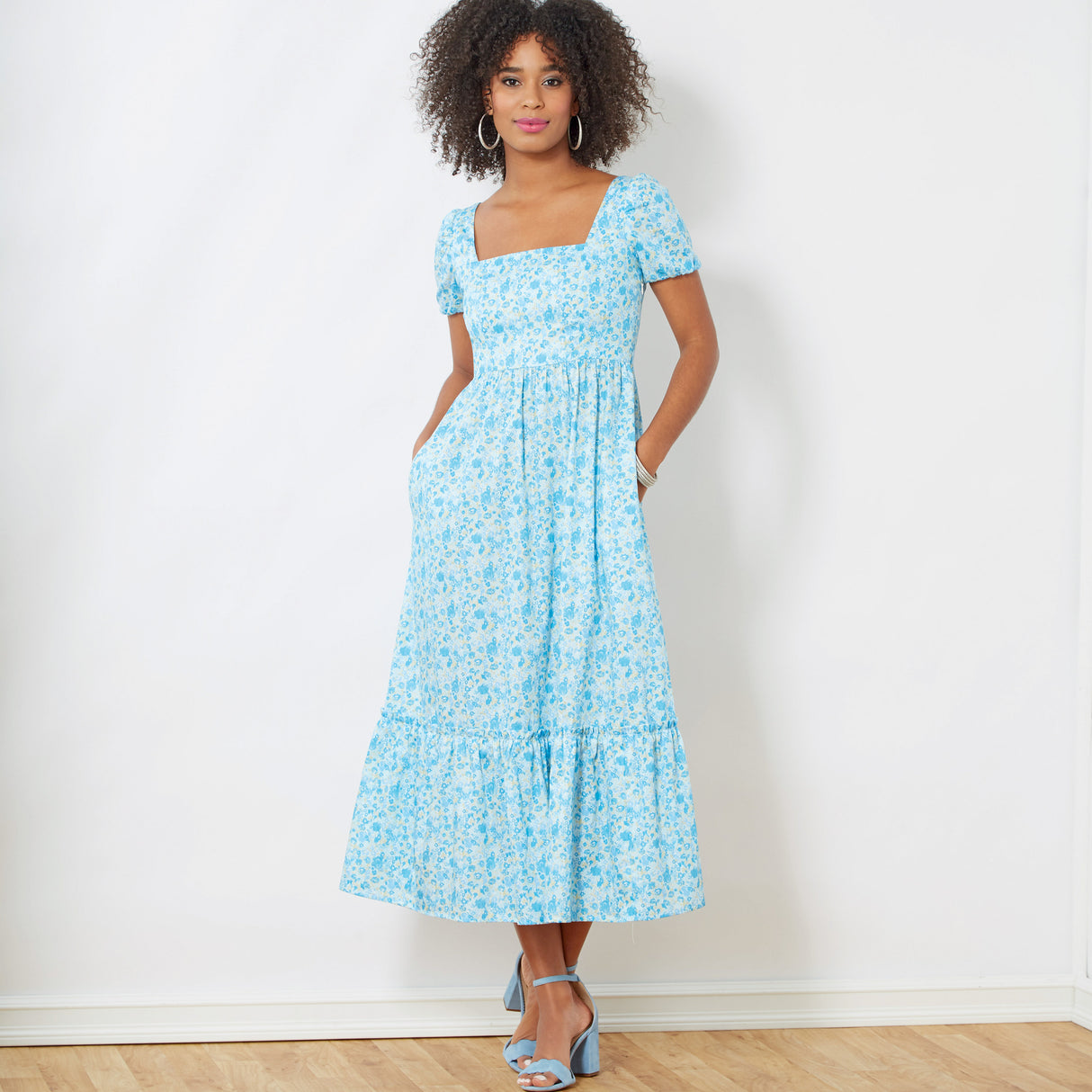 Patron New Look n°6692 - Robe dos smocké avec décolleté carré