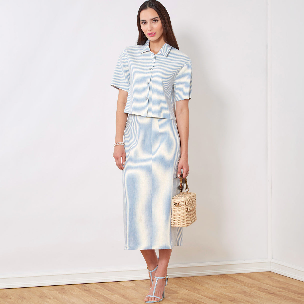 Patron New Look n°6697 - Ensemble top boutonné et jupe crayon