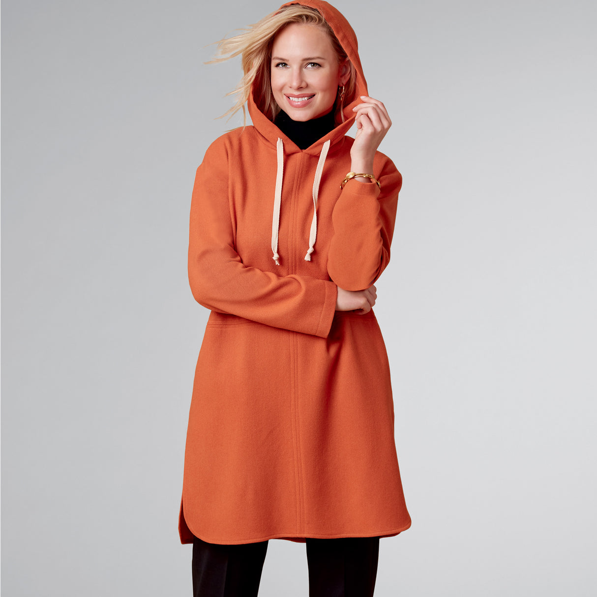Patron New Look n°6706 - Poncho femme à capuche avec ou sans poches