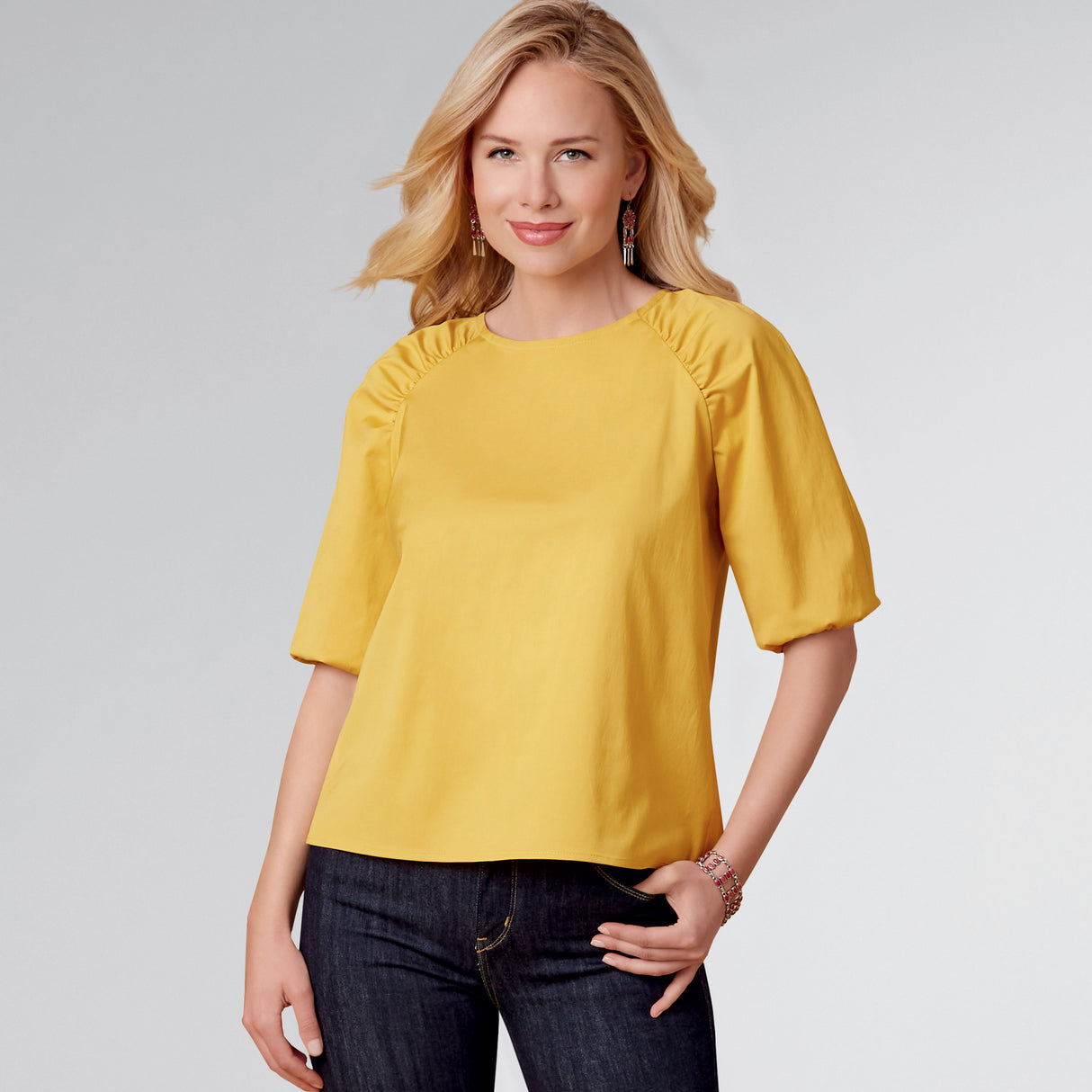 Patron New Look n°6708 - Top femme à manches raglan froncées