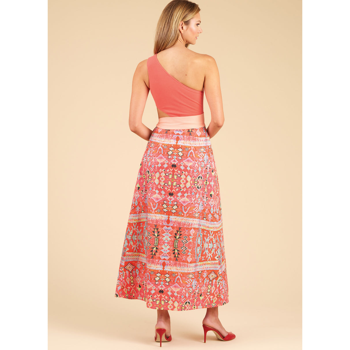 Patron New Look n°6734 - Maillot de bain asymétrique et jupe portefeuille