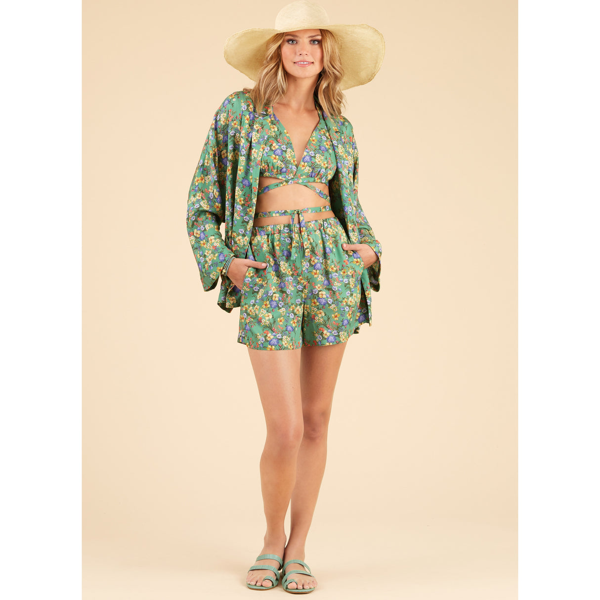 Patron New Look n°6737 - Veste, haut cache-cœur et short