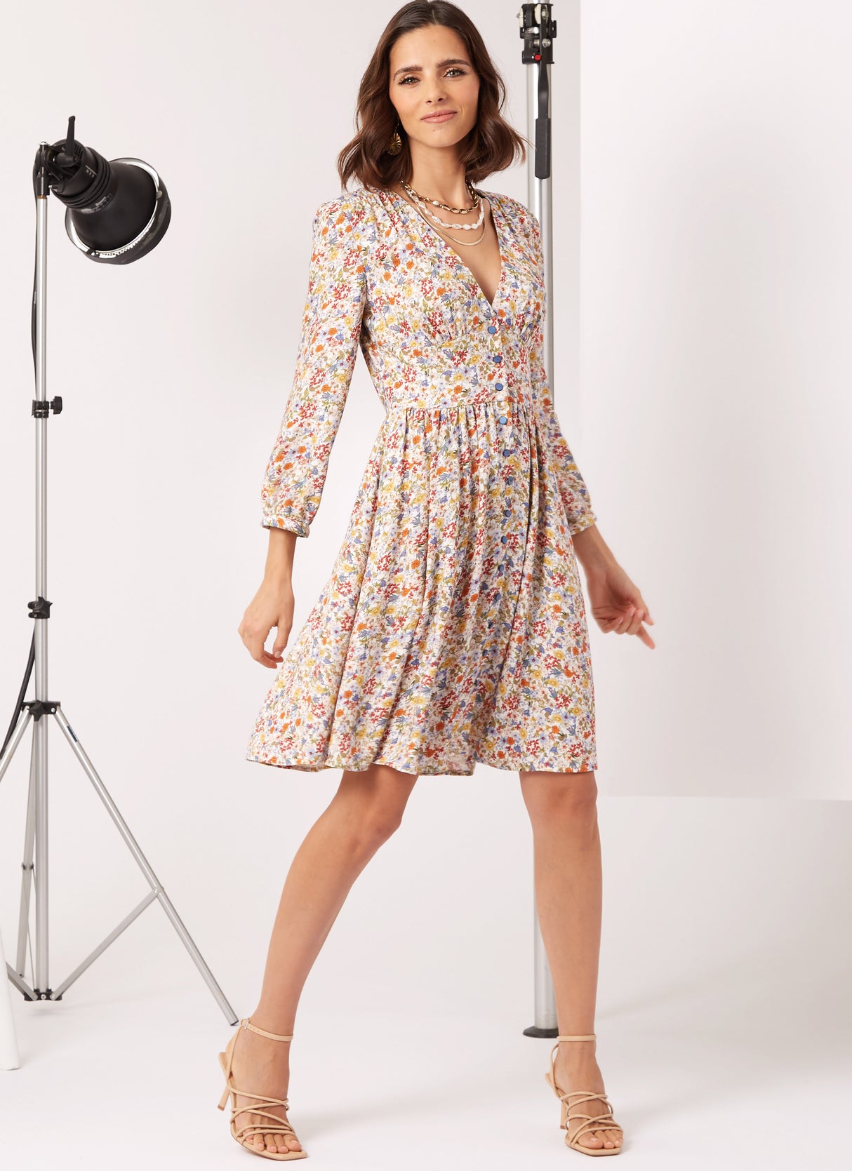 Patron New Look n°6749 – Robe boutonnée pour femme