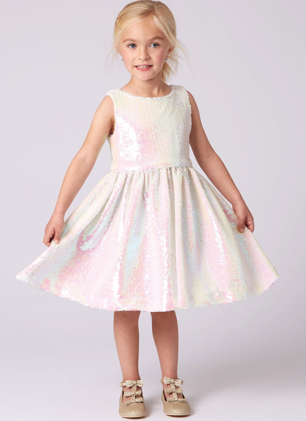 Patron New Look n°6763 – Robe sans manches pour fille