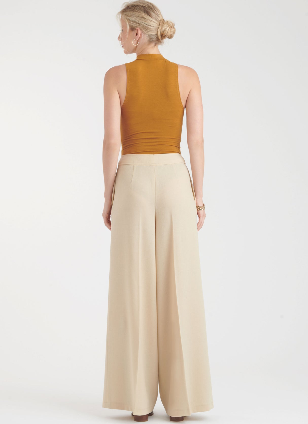 Patron New Look n°6769 – Pantalon évasé avec braguette zippée