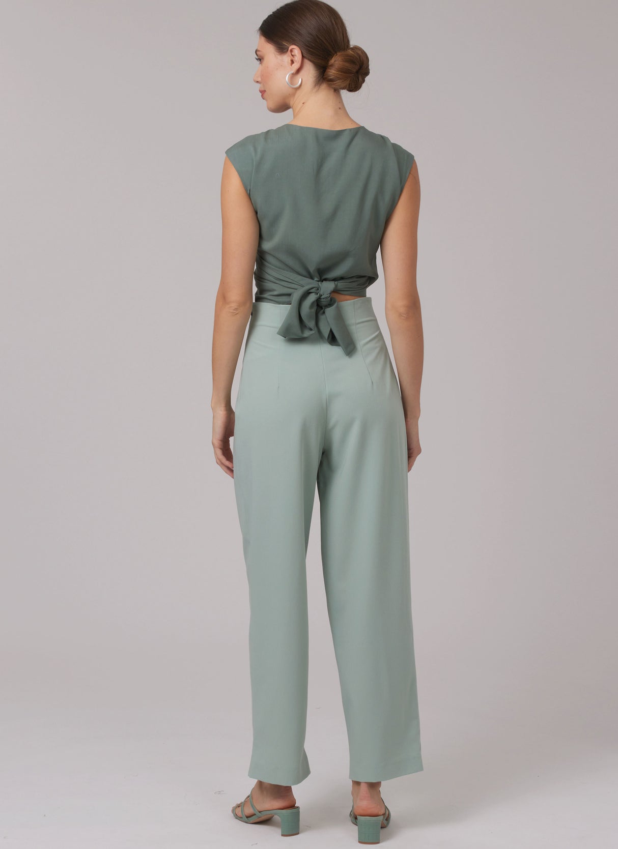 Patron New Look n°6796 – Manteau, hauts & pantalon