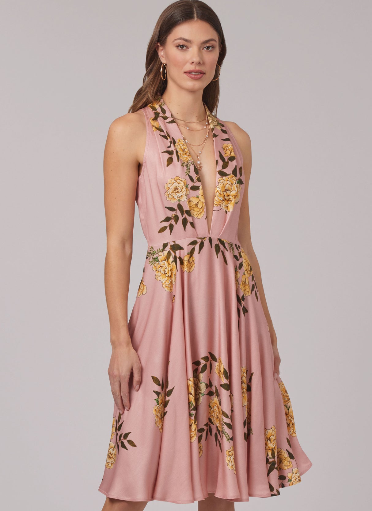 Patron New Look n°6797 – Robe trapèze à plis & poches