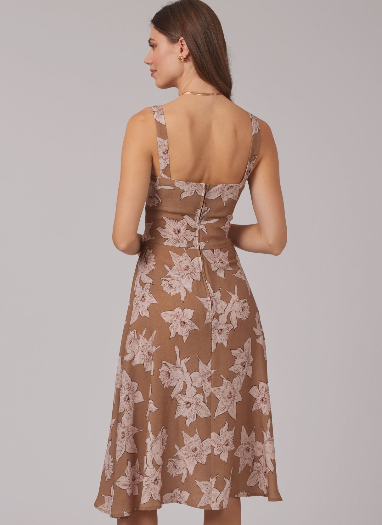 Patron New Look n°6800 – Robes à bretelles & encolure halter