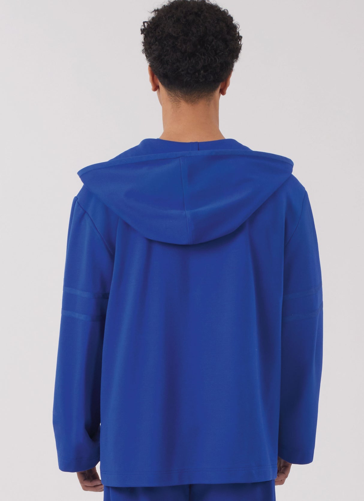 Patron New Look n°6818 – Hoodie, pantalon & robe maille