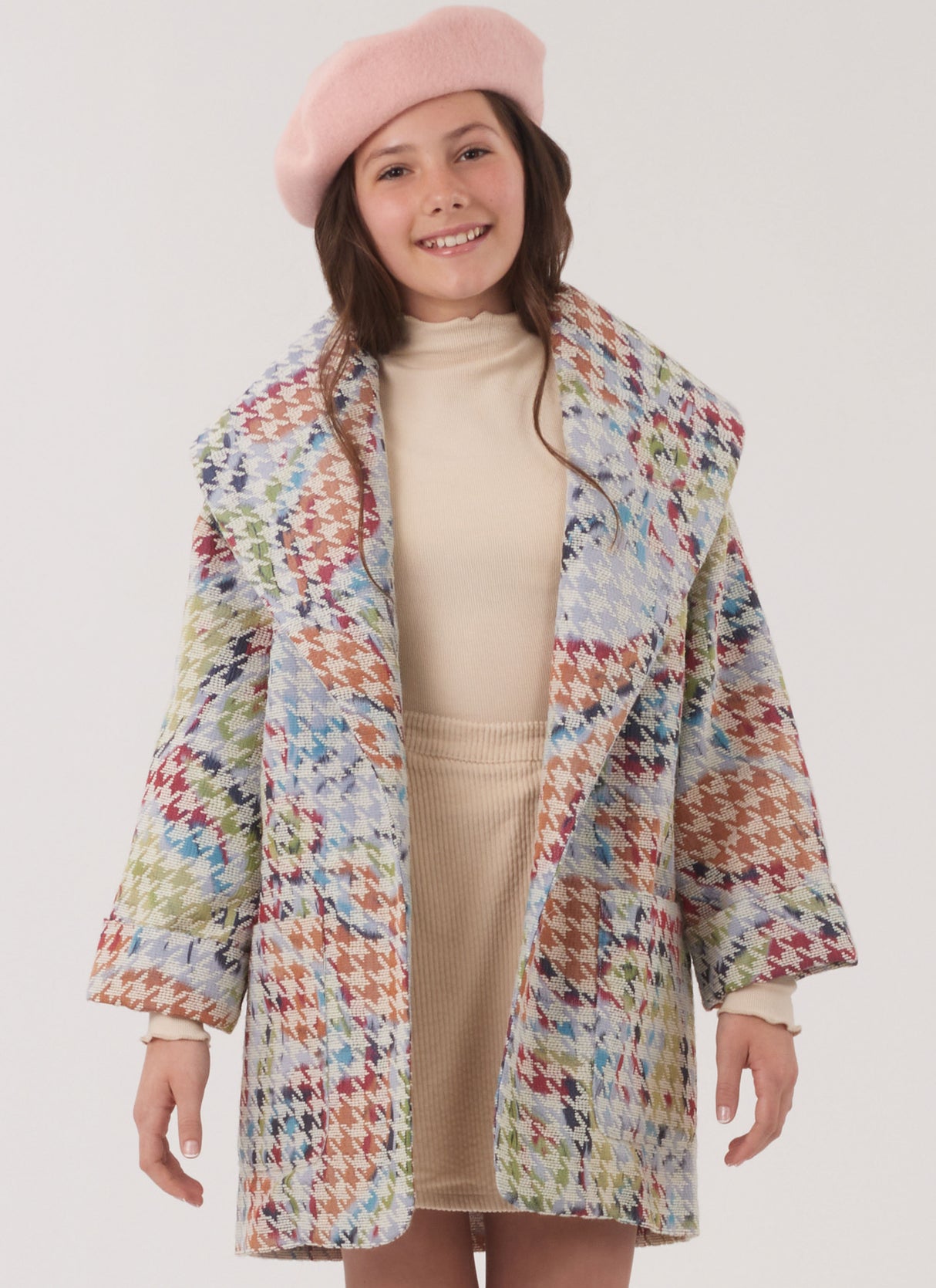 Patron New Look n°6819 – Manteaux doublés fille à capuche ou col châle
