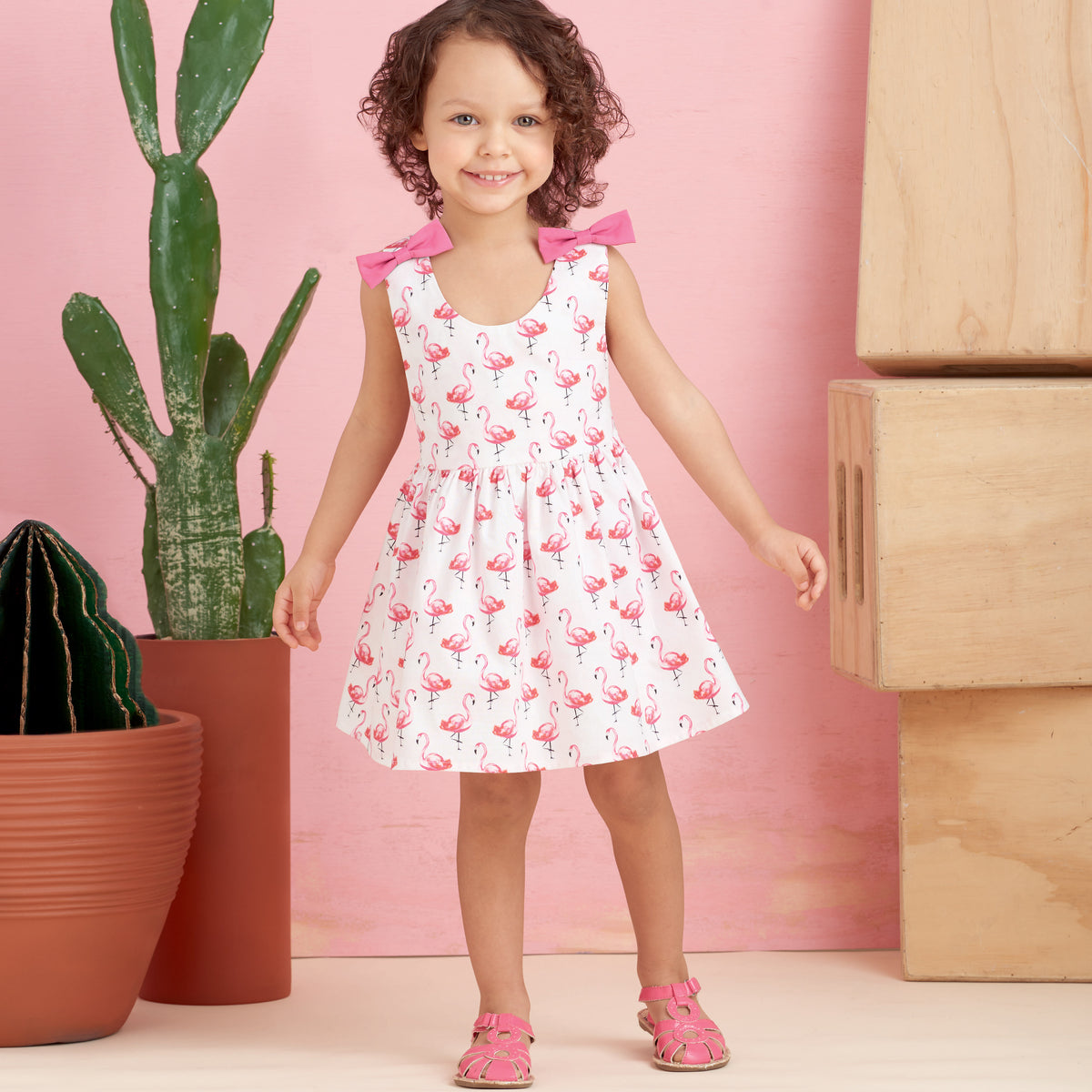 Patron Simplicity n°9319 – Ensemble enfant : top, robe, combinaison et culotte