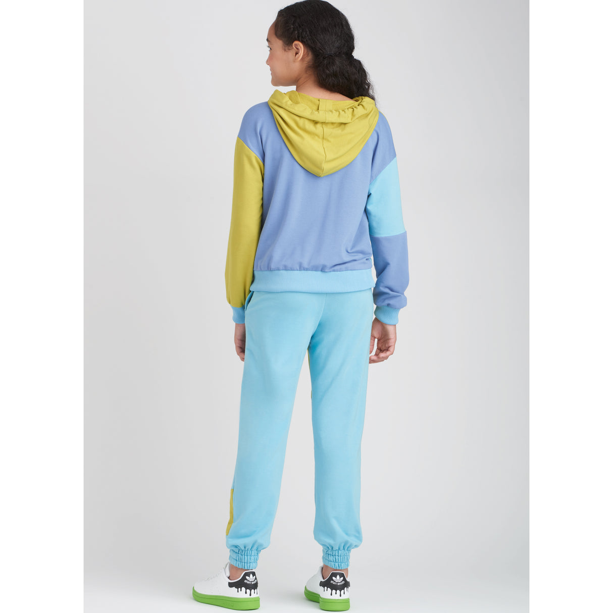Patron Simplicity n°9695 – Ensemble jogging pour enfants
