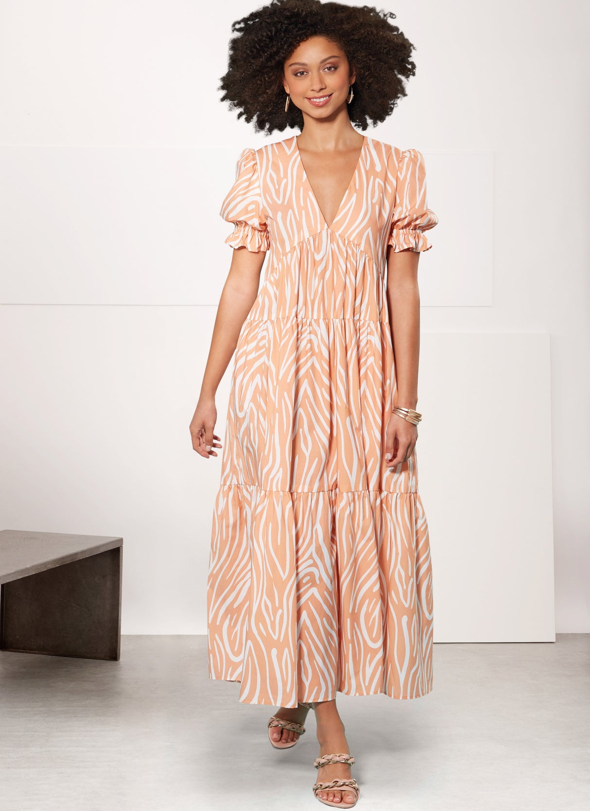Patron Simplicity n°9702 – Robe empire à volants et poches