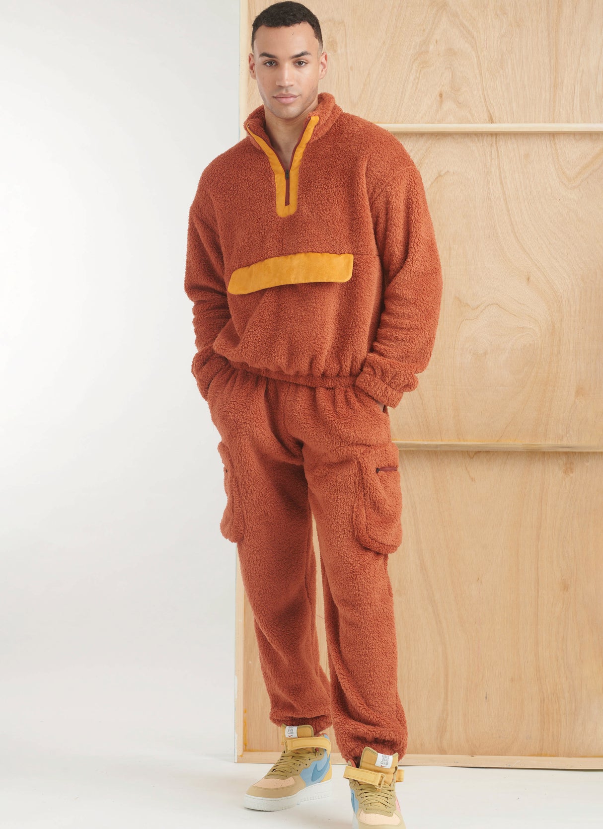 Patron Simplicity 9828 – Sweat zip & pantalon cargo unisexe