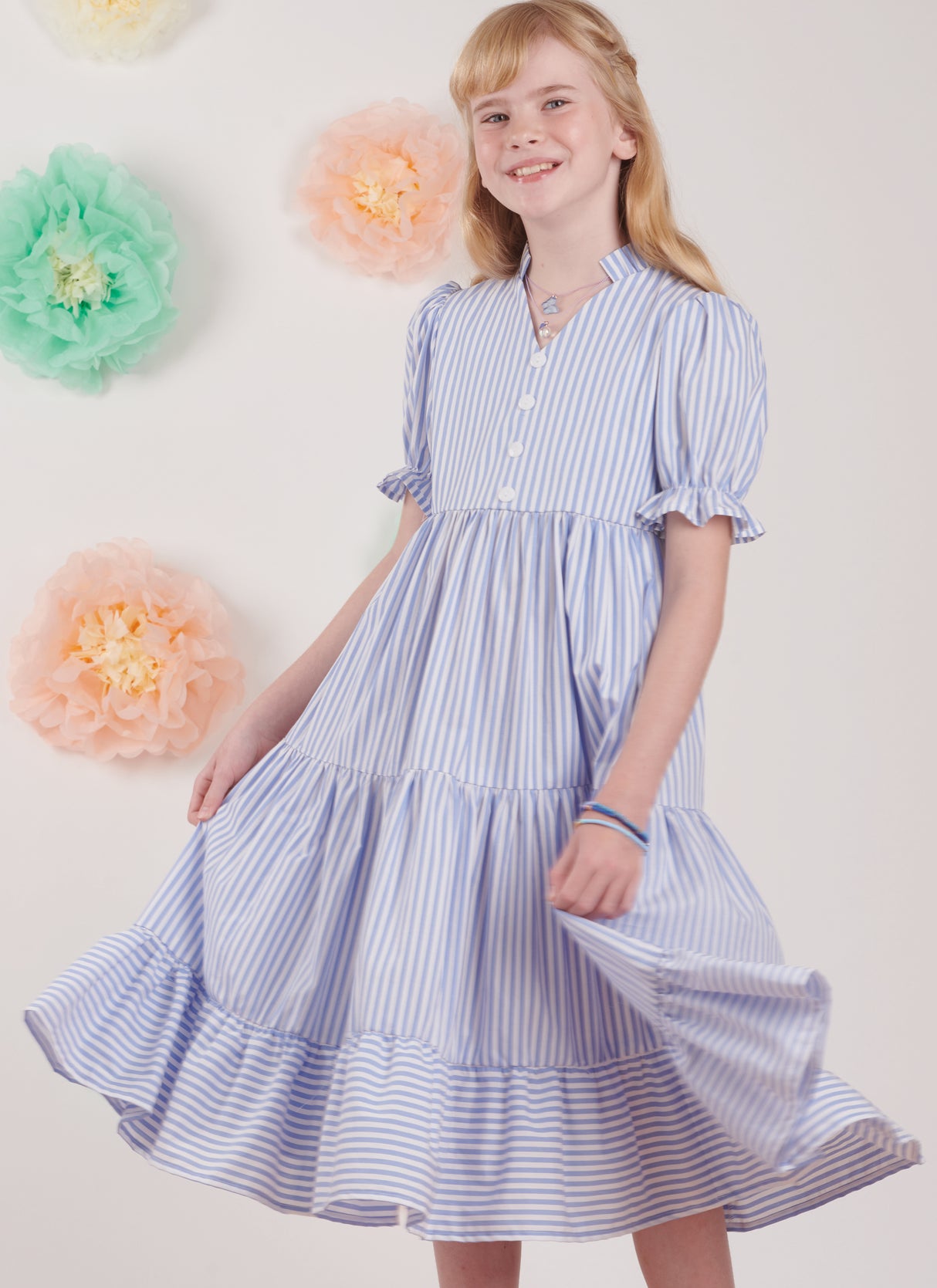Patron Simplicity n°9900 – Robe enfants à volants et poches