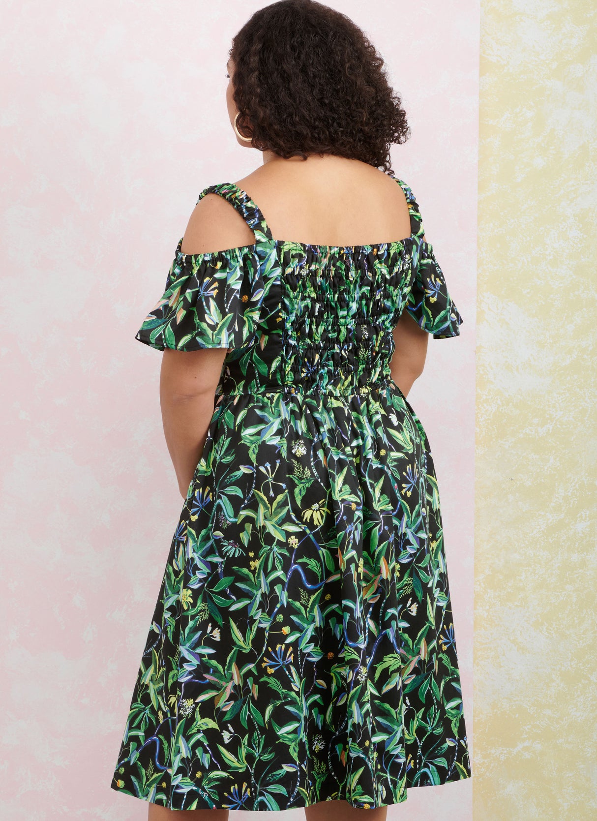 Patron Simplicity n°9919 – Robe à encolure sweetheart et manches au choix
